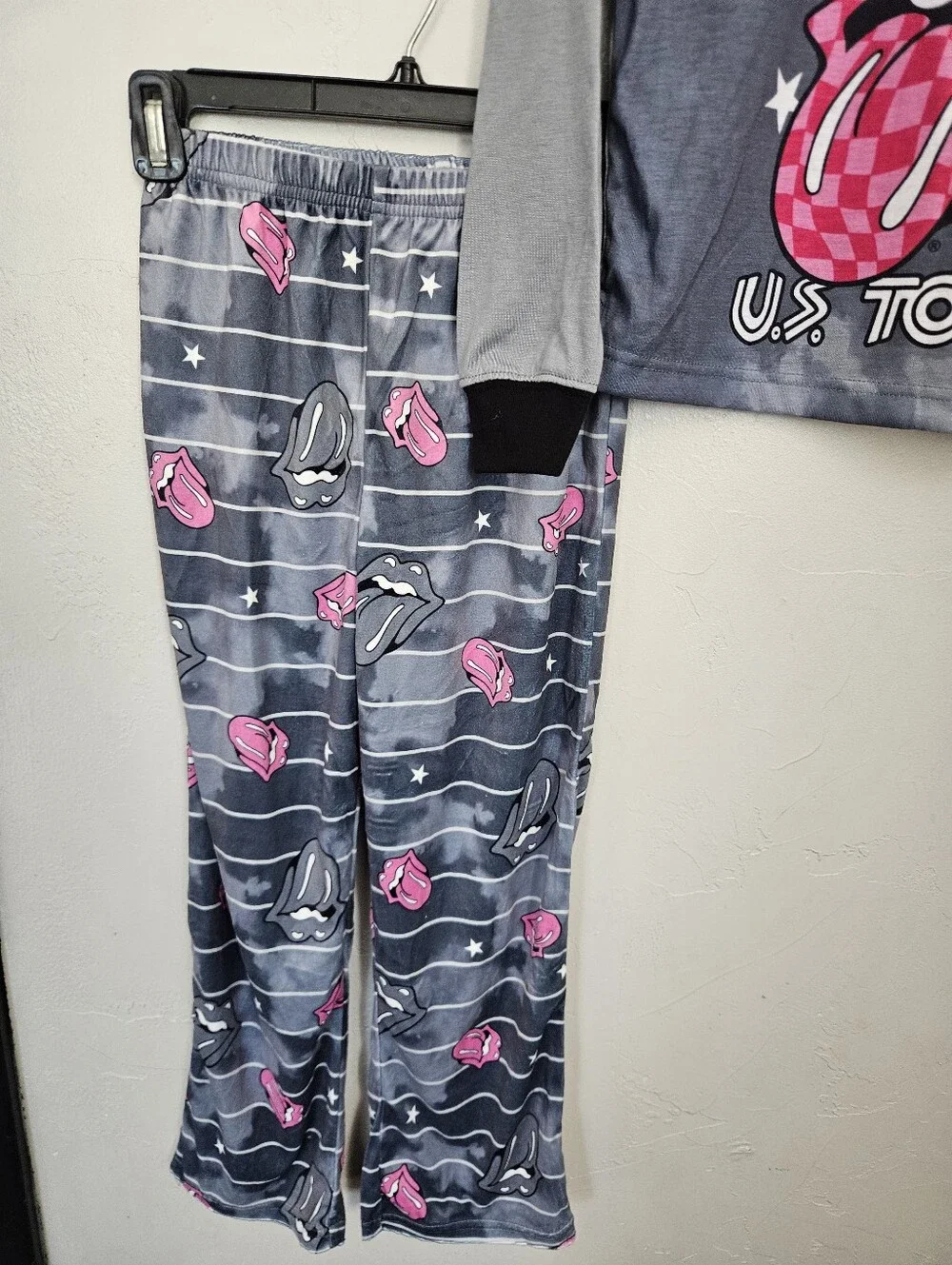 The Rolling Stones NWT Girls Medium 7/8 Gray & Pink Logo Pajama Set PJ Band
